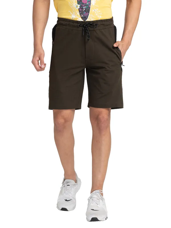 REGULAR FIT SHORTS DARK OLIVE