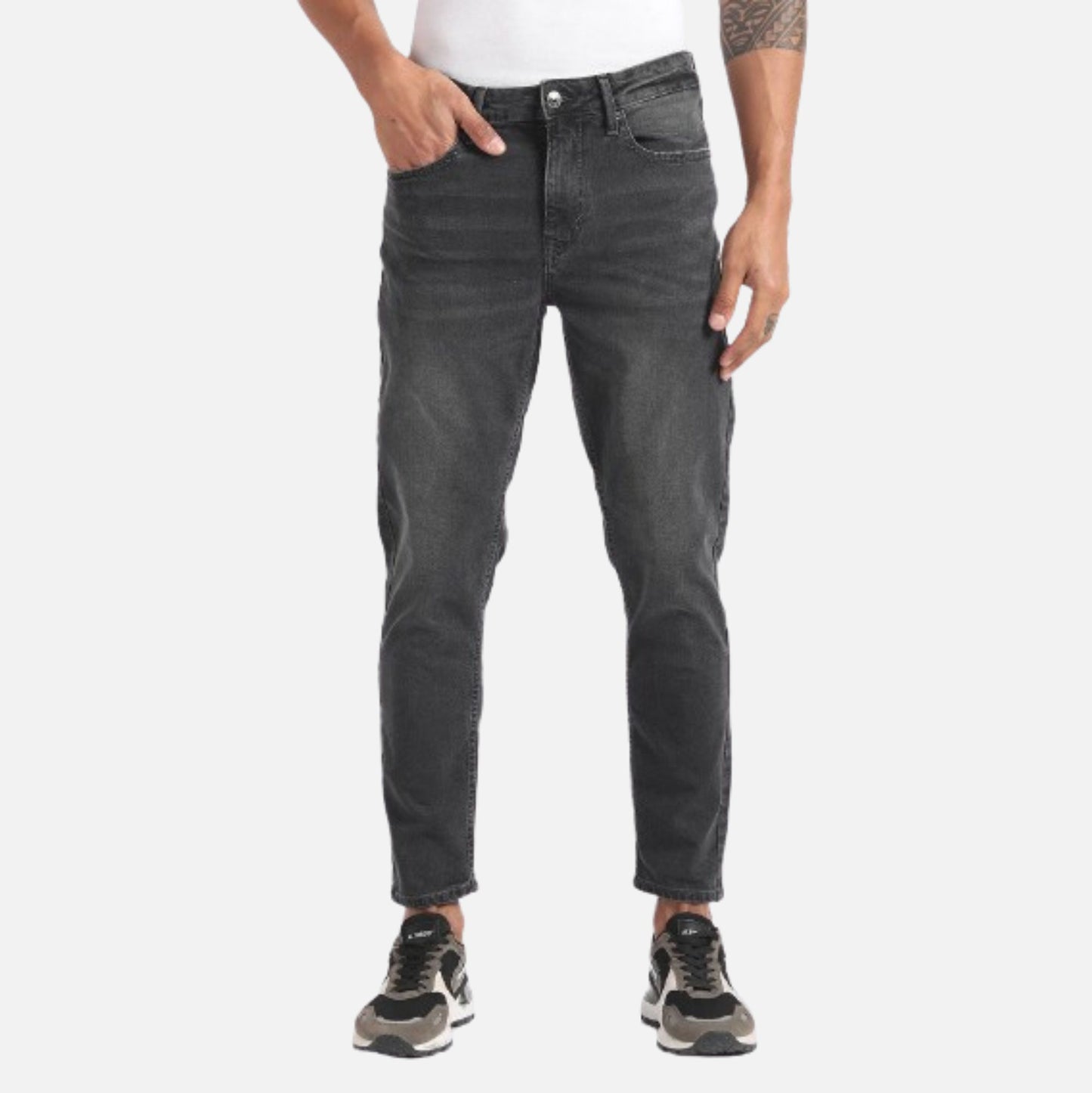 Mankle Relaxed Tapered Fit Jeans