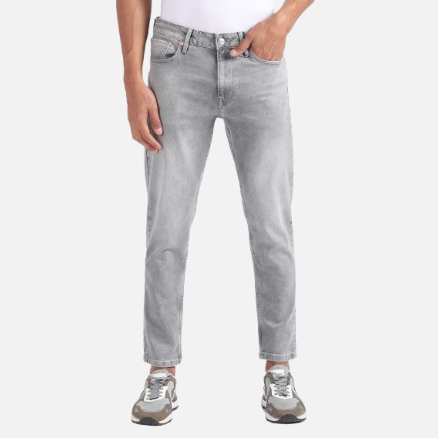 Mankle Relaxed Tapered Jeans