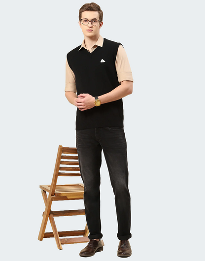 Men Black Solid V Neck Sleeveless Sweater