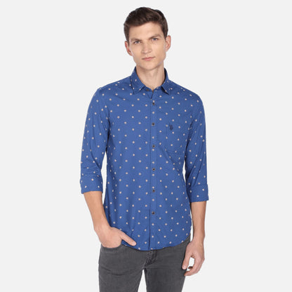 Spread Collar Geometric Print Casual Shirt